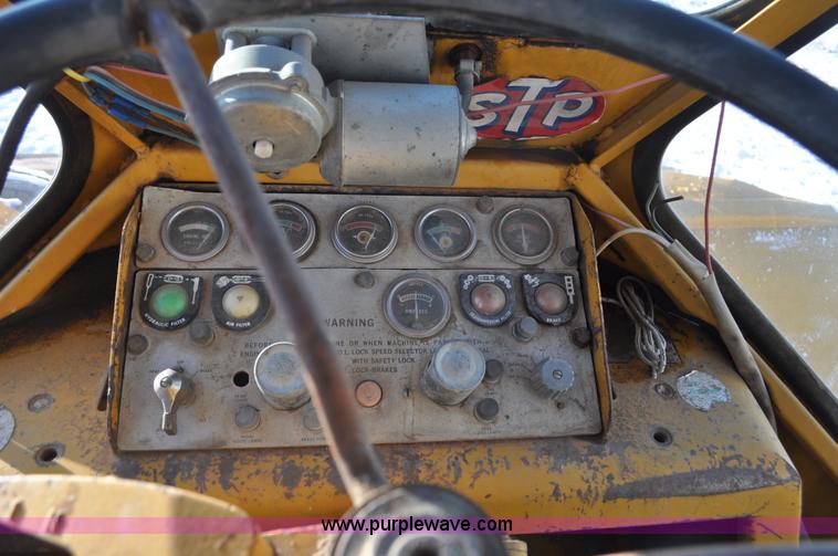 image for item C3342 1970 Caterpillar 824B articulated wheel dozer