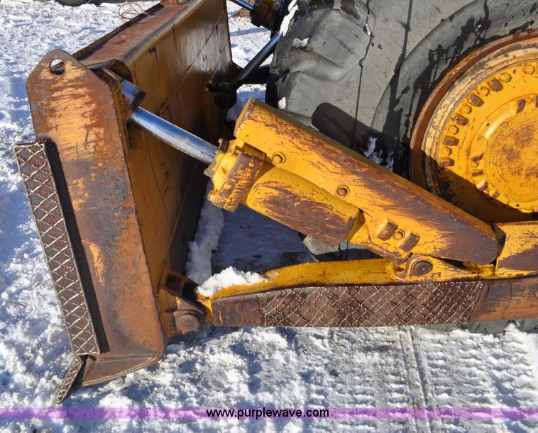 image for item C3342 1970 Caterpillar 824B articulated wheel dozer