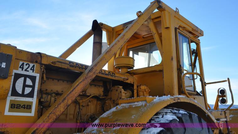 image for item C3342 1970 Caterpillar 824B articulated wheel dozer