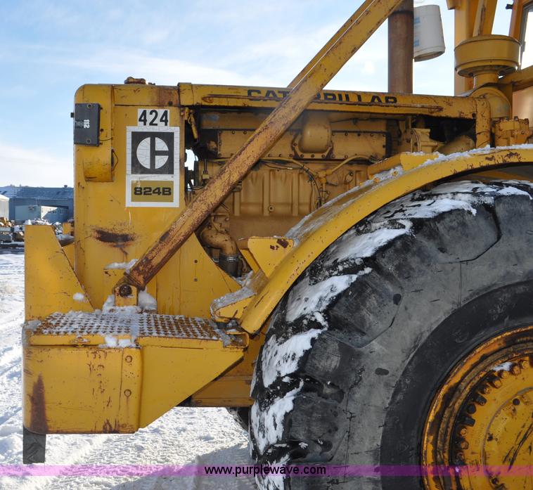 image for item C3342 1970 Caterpillar 824B articulated wheel dozer