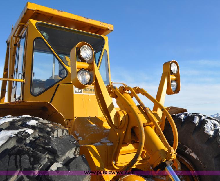 image for item C3342 1970 Caterpillar 824B articulated wheel dozer