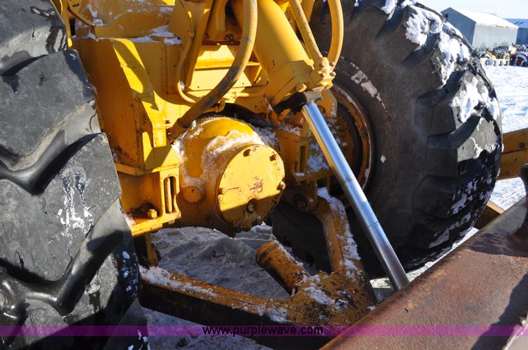 image for item C3342 1970 Caterpillar 824B articulated wheel dozer