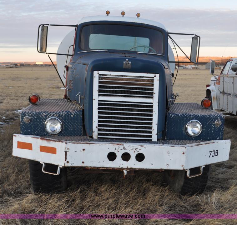 image for item C3343 1965 IHC M 623CBE water truck