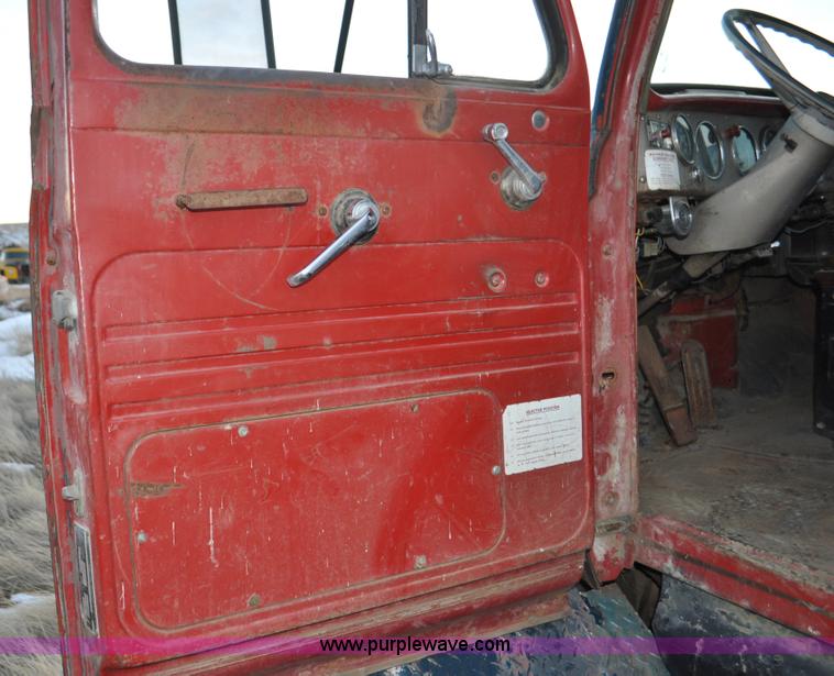 image for item C3343 1965 IHC M 623CBE water truck