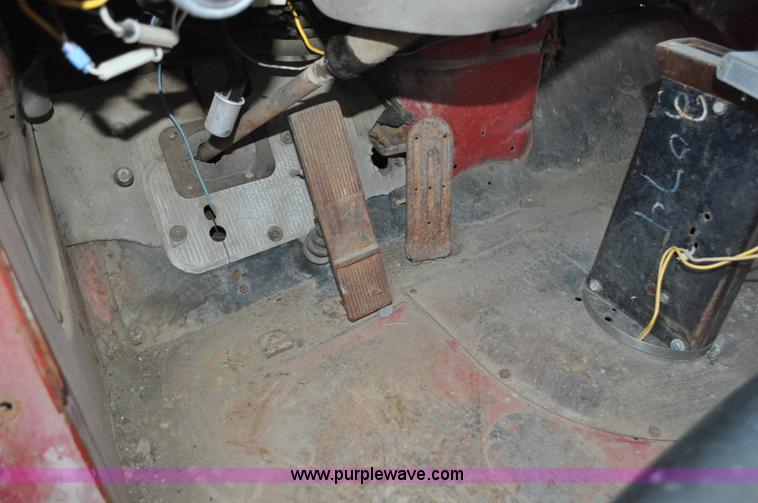 image for item C3343 1965 IHC M 623CBE water truck