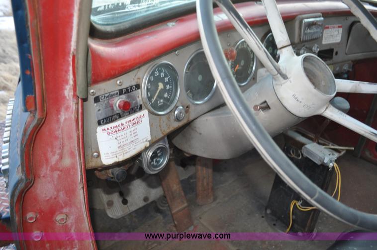 image for item C3343 1965 IHC M 623CBE water truck