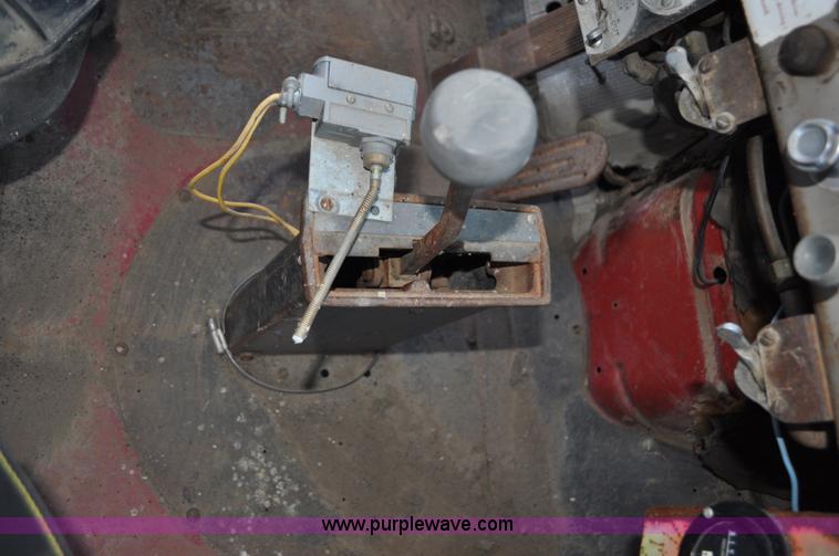 image for item C3343 1965 IHC M 623CBE water truck