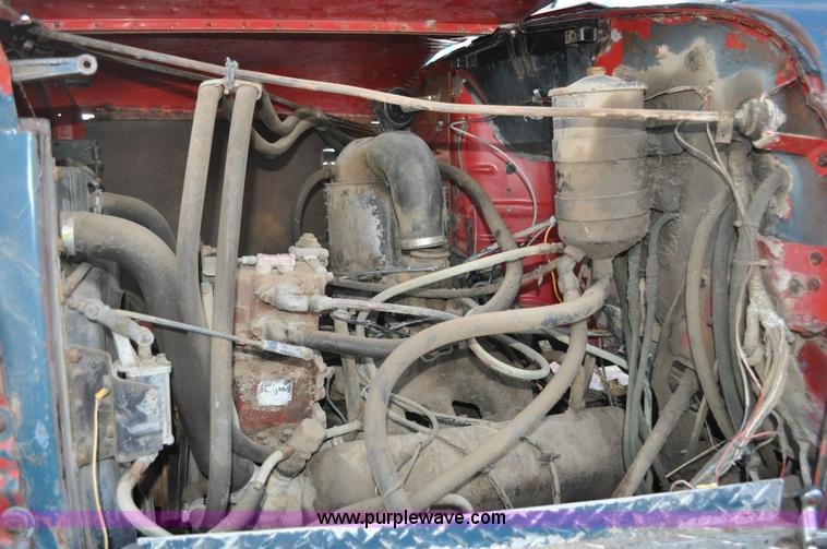 image for item C3343 1965 IHC M 623CBE water truck