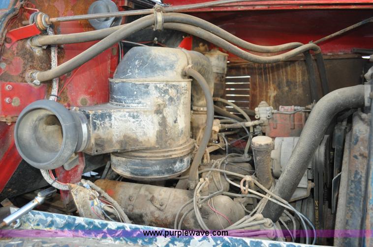 image for item C3343 1965 IHC M 623CBE water truck