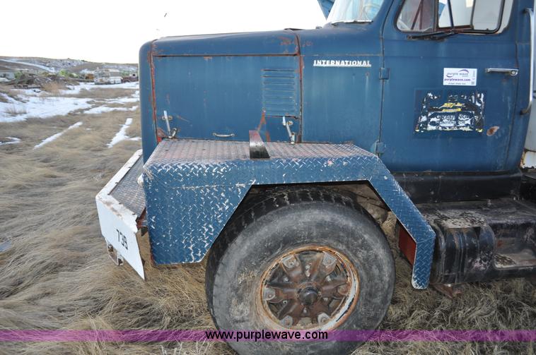 image for item C3343 1965 IHC M 623CBE water truck