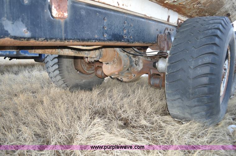 image for item C3343 1965 IHC M 623CBE water truck