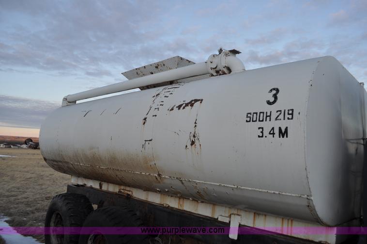 image for item C3343 1965 IHC M 623CBE water truck