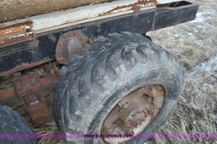 image for item C3343 1965 IHC M 623CBE water truck