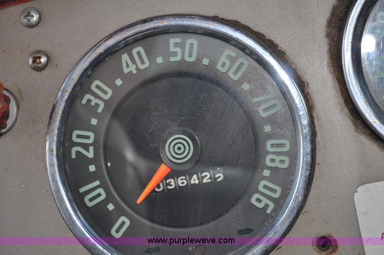 image for item C3343 1965 IHC M 623CBE water truck