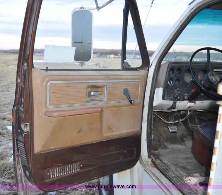 image for item C3344 1975 Chevrolet C60 utility truck