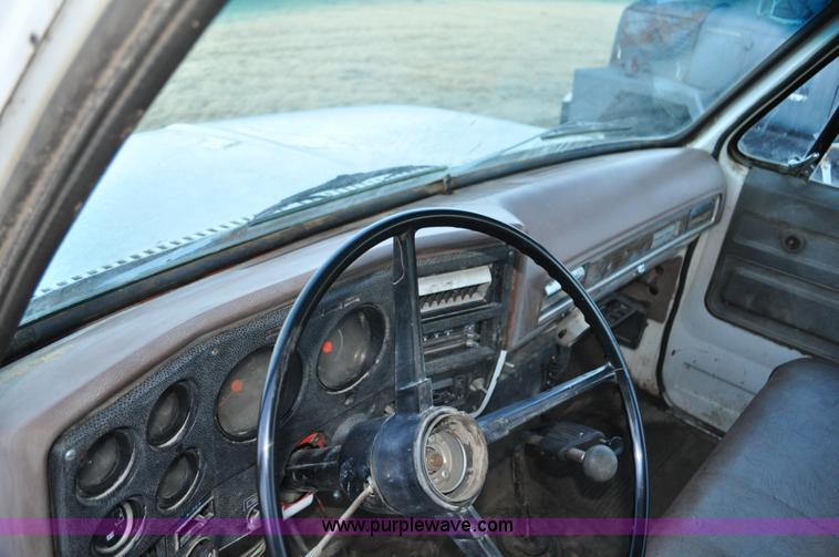 image for item C3344 1975 Chevrolet C60 utility truck