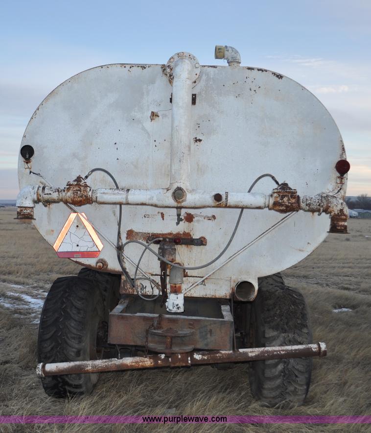 image for item C3345 1965 IHC M 623CBE water truck