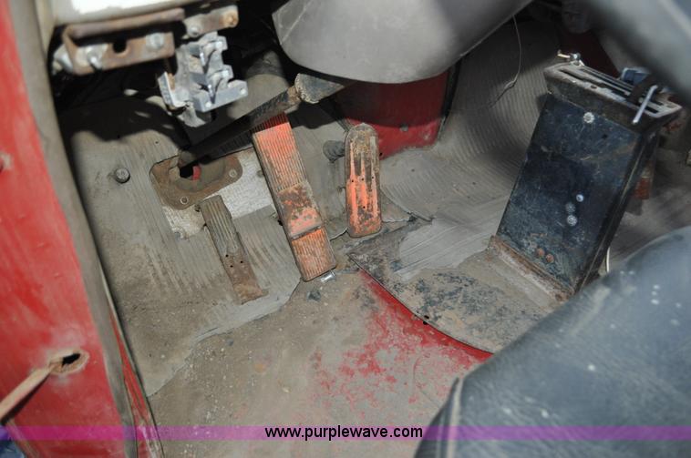 image for item C3345 1965 IHC M 623CBE water truck