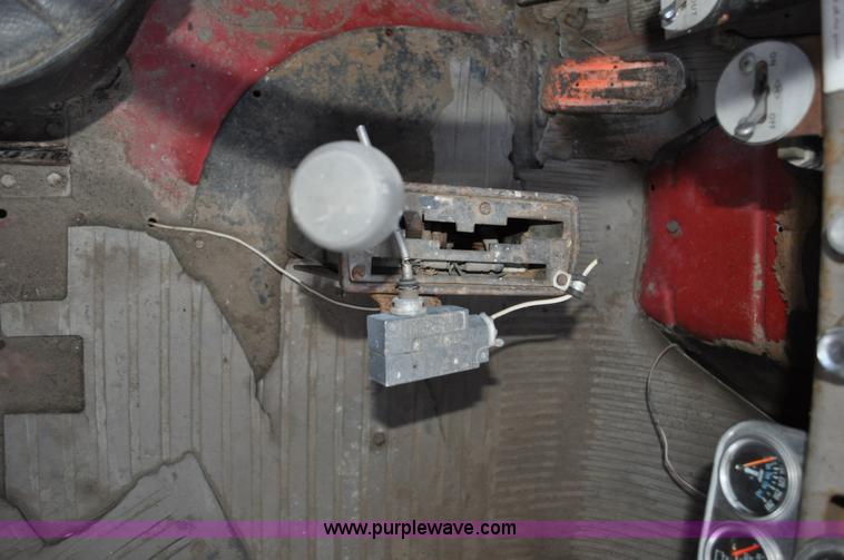 image for item C3345 1965 IHC M 623CBE water truck