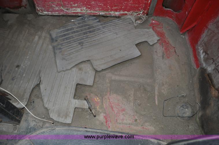 image for item C3345 1965 IHC M 623CBE water truck