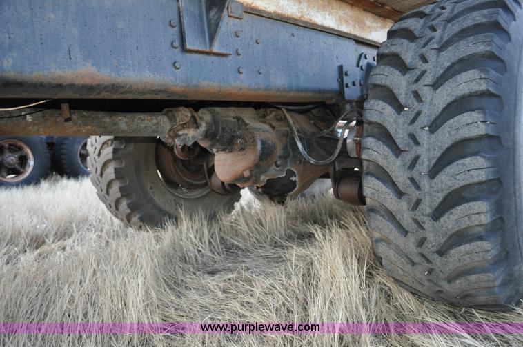 image for item C3345 1965 IHC M 623CBE water truck