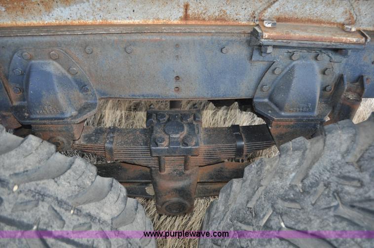 image for item C3345 1965 IHC M 623CBE water truck