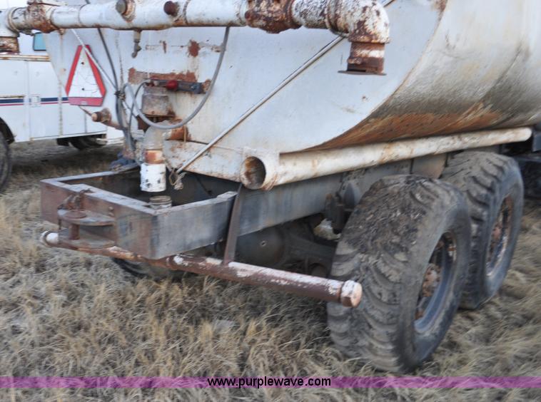 image for item C3345 1965 IHC M 623CBE water truck