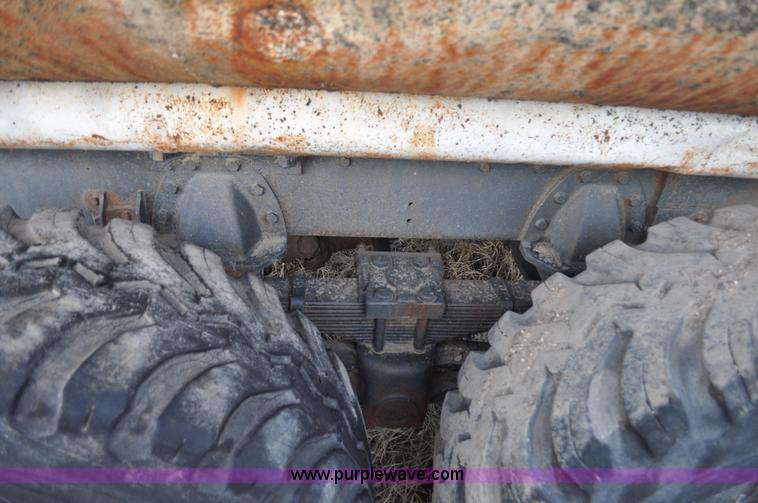 image for item C3345 1965 IHC M 623CBE water truck