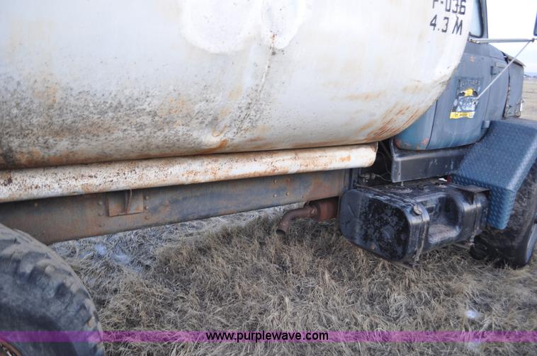 image for item C3345 1965 IHC M 623CBE water truck