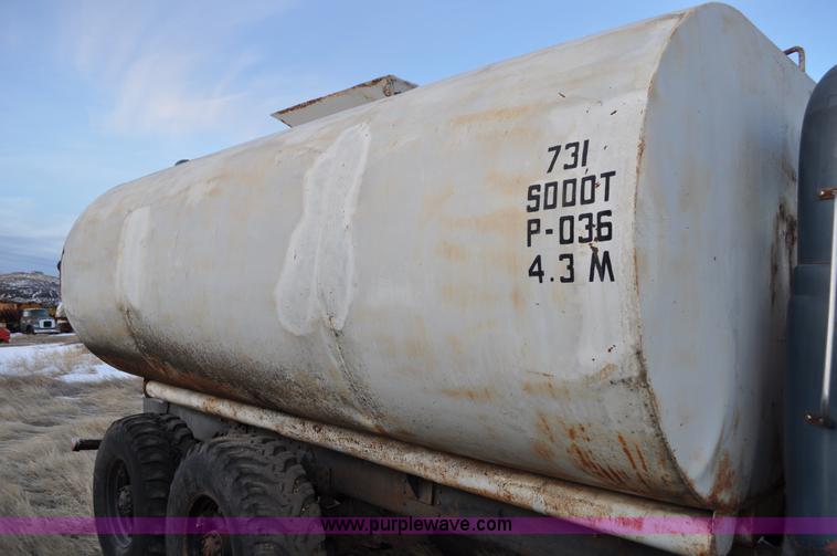 image for item C3345 1965 IHC M 623CBE water truck