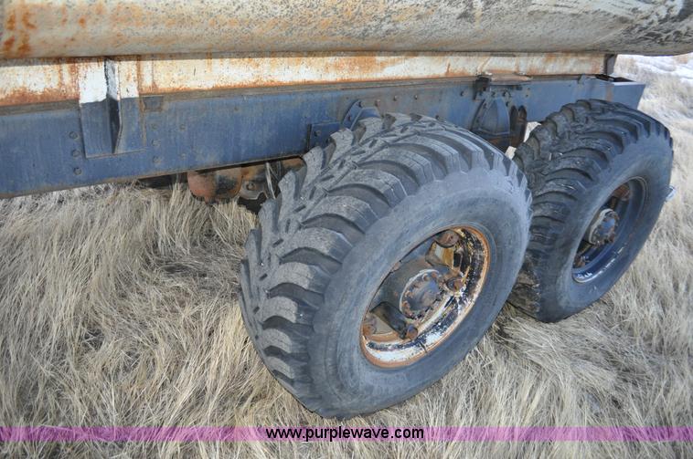 image for item C3345 1965 IHC M 623CBE water truck