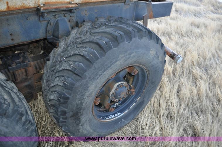 image for item C3345 1965 IHC M 623CBE water truck