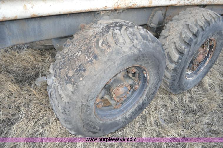 image for item C3345 1965 IHC M 623CBE water truck