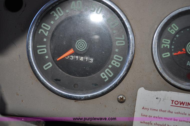 image for item C3345 1965 IHC M 623CBE water truck