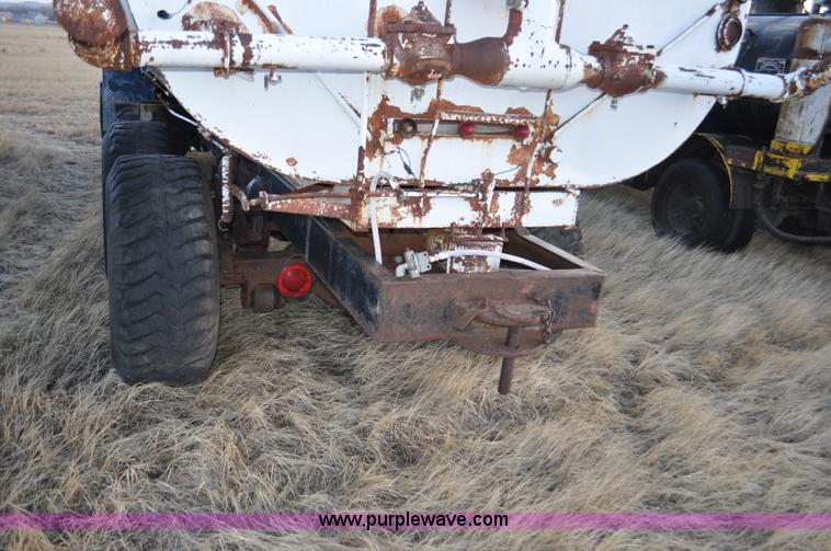 image for item C3346 1965 IHC M 623CBE water truck