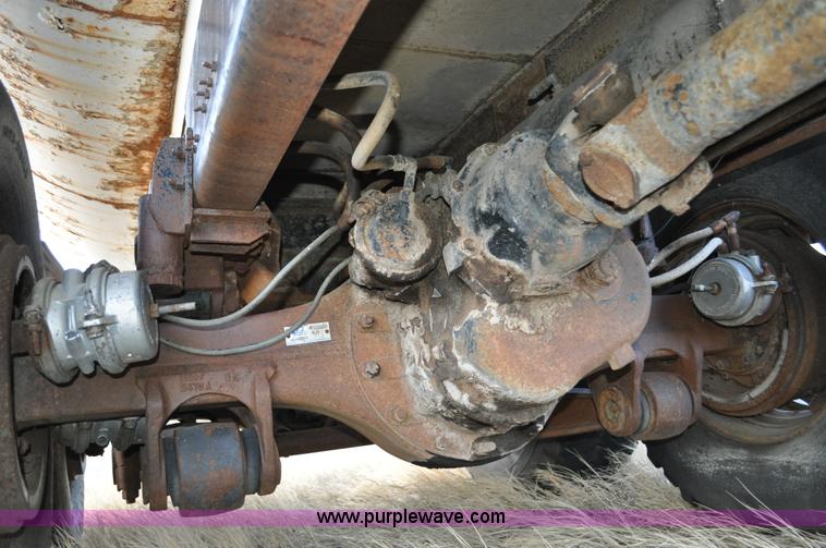 image for item C3346 1965 IHC M 623CBE water truck