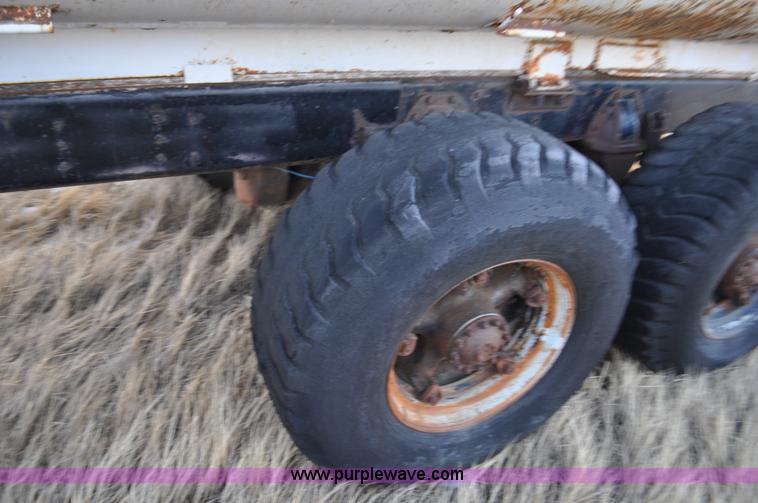 image for item C3346 1965 IHC M 623CBE water truck