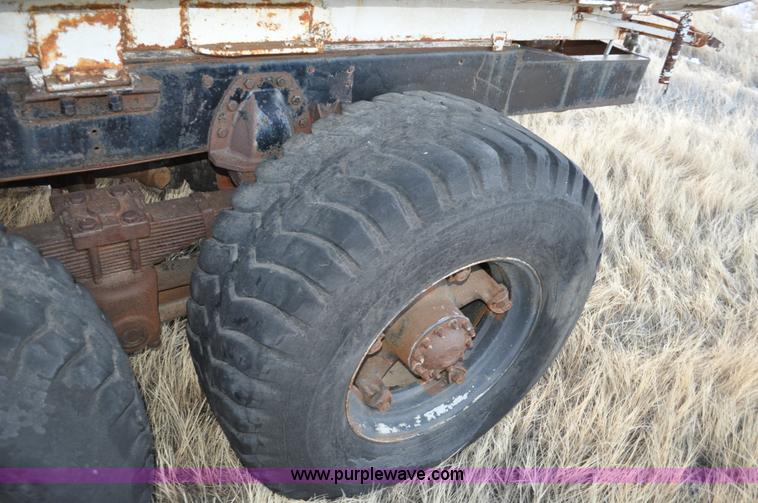 image for item C3346 1965 IHC M 623CBE water truck