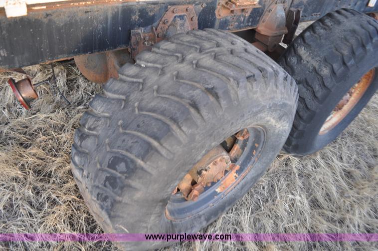 image for item C3346 1965 IHC M 623CBE water truck