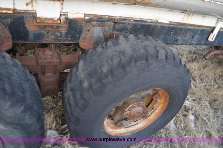 image for item C3346 1965 IHC M 623CBE water truck