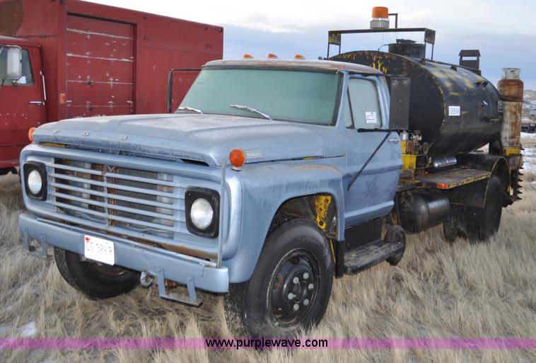 image for item C3347 1967 Ford 95 oil distribution truck