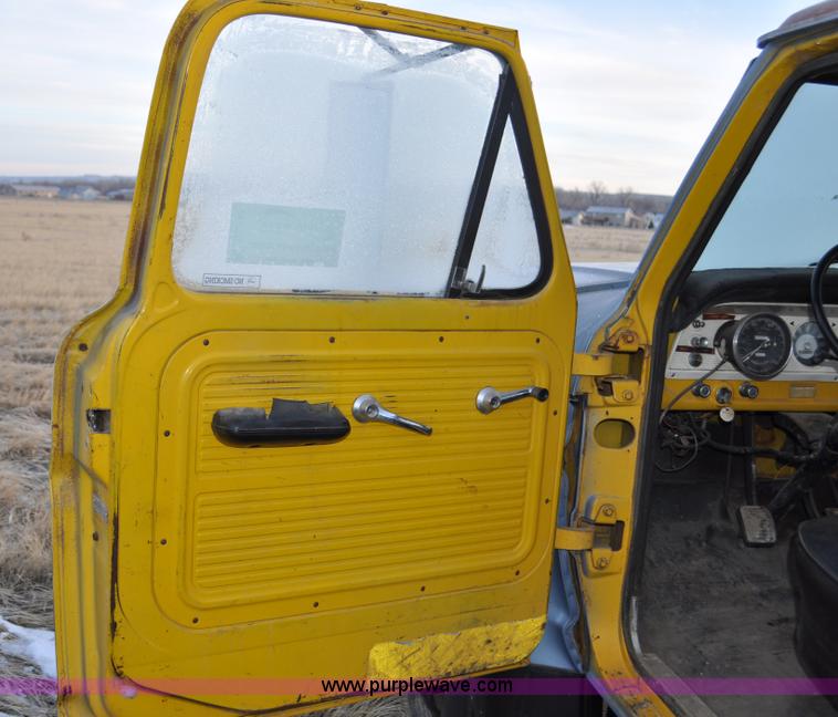 image for item C3347 1967 Ford 95 oil distribution truck