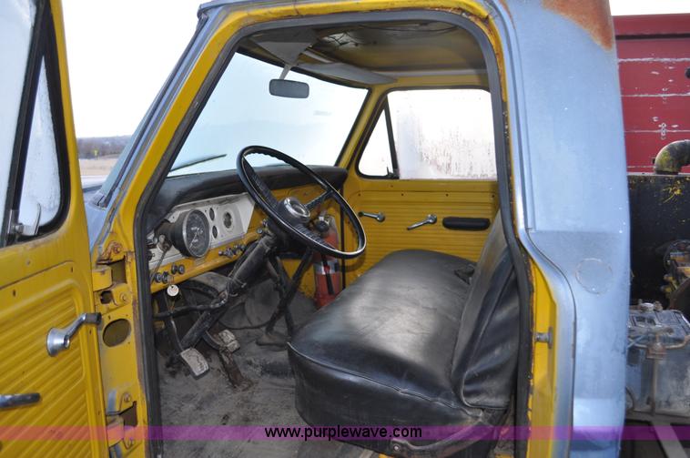 image for item C3347 1967 Ford 95 oil distribution truck