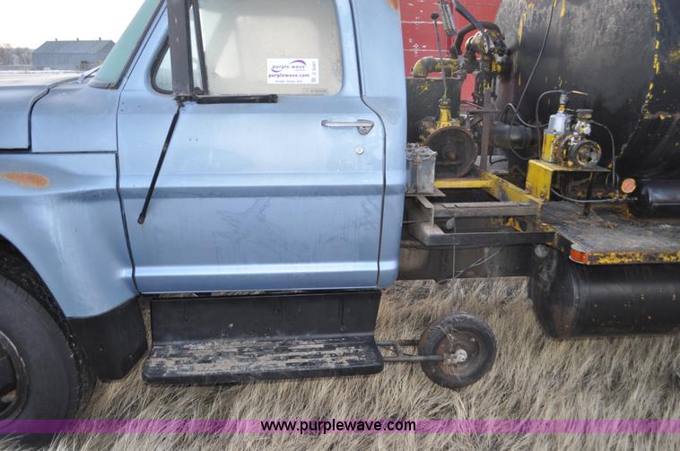 image for item C3347 1967 Ford 95 oil distribution truck