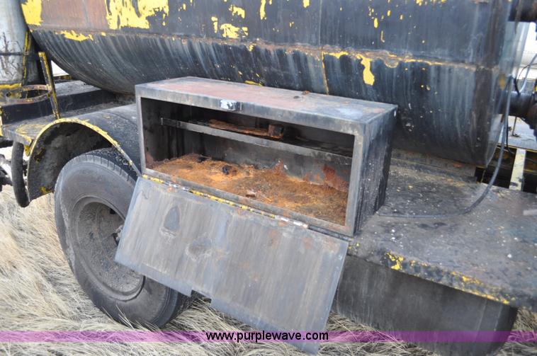 image for item C3347 1967 Ford 95 oil distribution truck