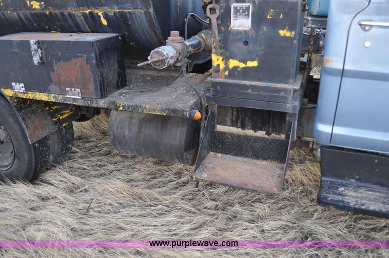 image for item C3347 1967 Ford 95 oil distribution truck