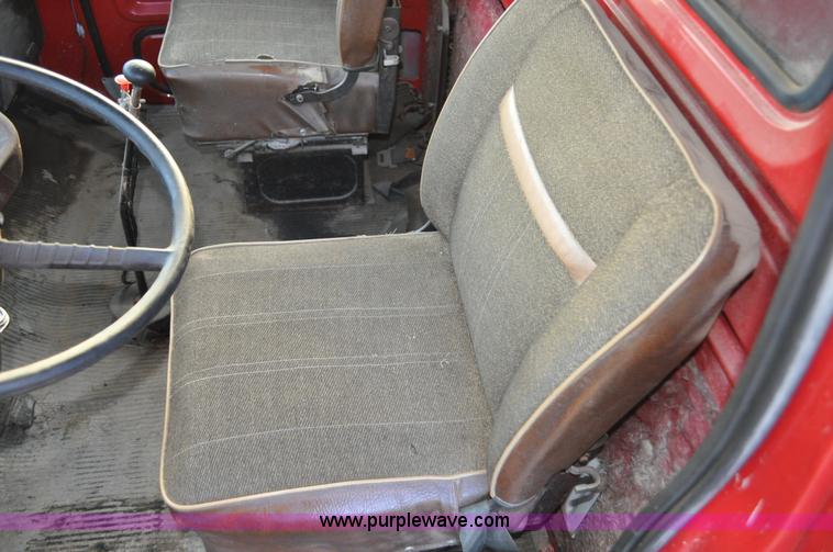 image for item C3348 1979 Ford 7000 oil service truck