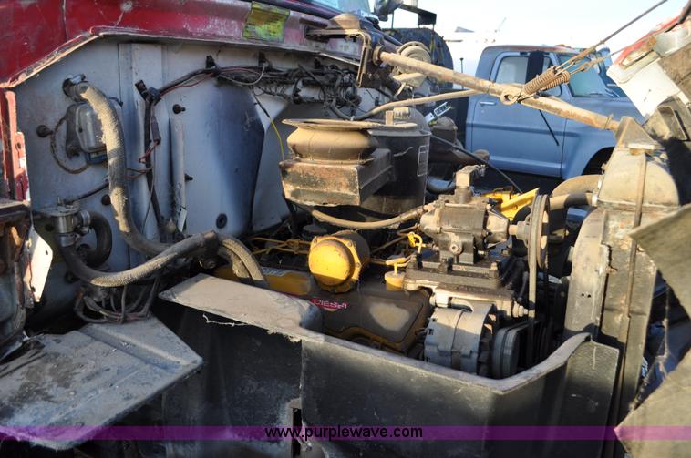 image for item C3348 1979 Ford 7000 oil service truck