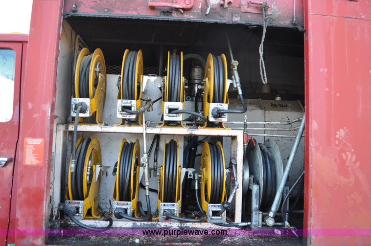 image for item C3348 1979 Ford 7000 oil service truck