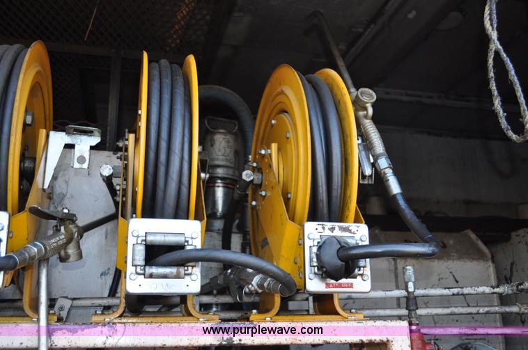 image for item C3348 1979 Ford 7000 oil service truck